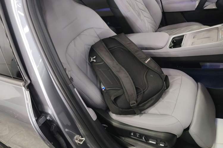 Used Nio EC6 2025 75 kWh Right Front Seat