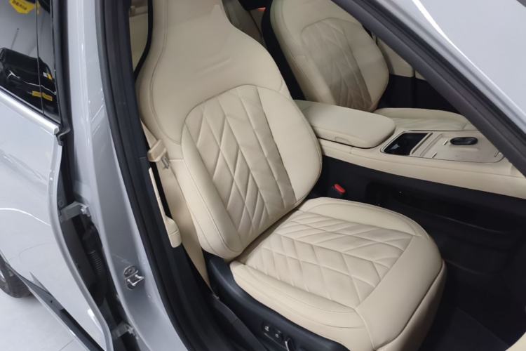 Used Nio EC6 2025 75 kWh Right Front Seat