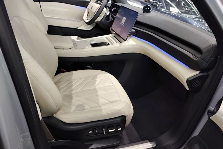 Used Nio EC6 2025 75 kWh Right Front Seat