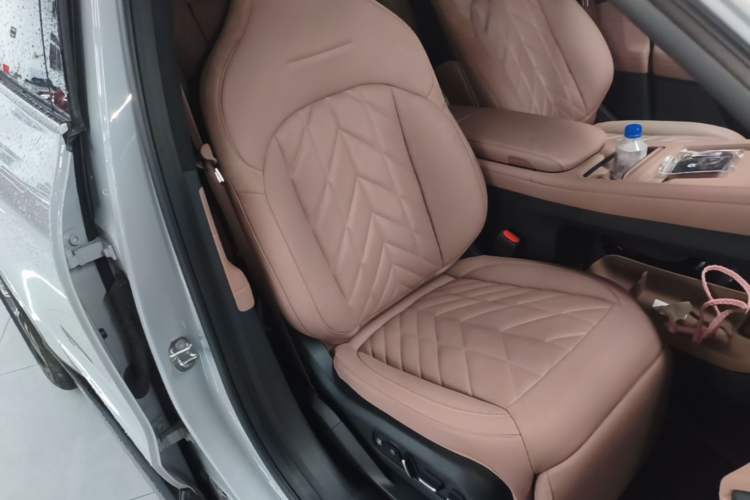 Used Nio EC6 2025 75 kWh Right Front Seat