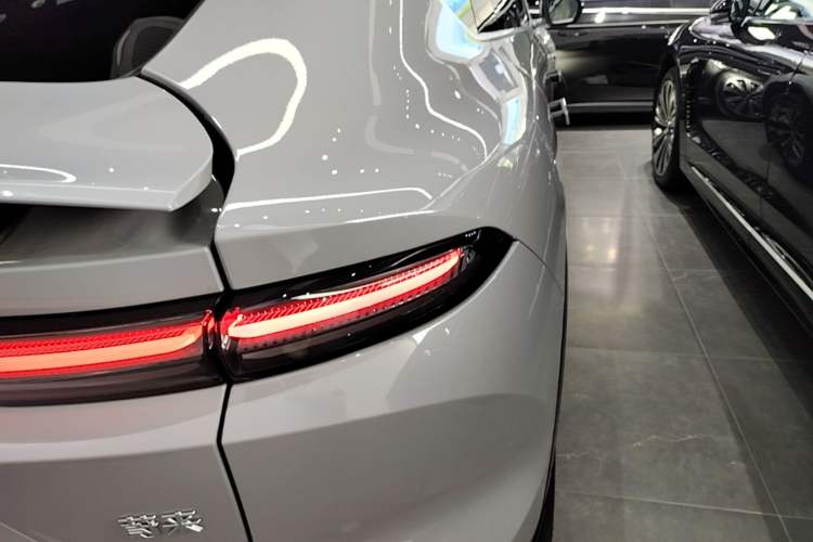 Used Nio EC6 2025 75 kWh Right Rear Taillight