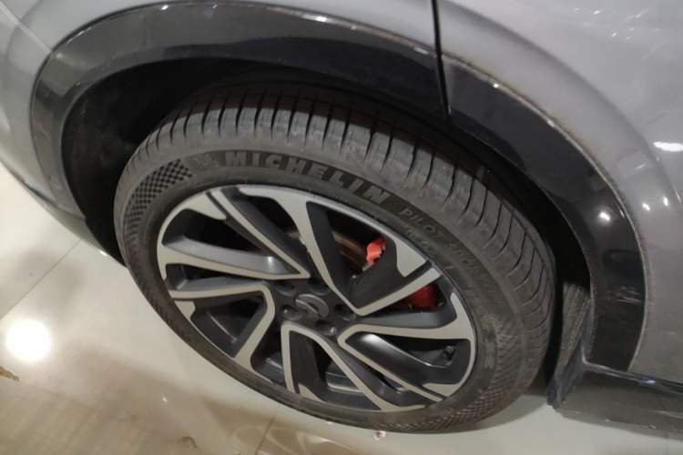 Used Nio EC6 2025 75 kWh Right Rear Wheel Hub