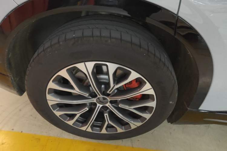 Used Nio EC6 2025 75 kWh Right Rear Wheel Hub
