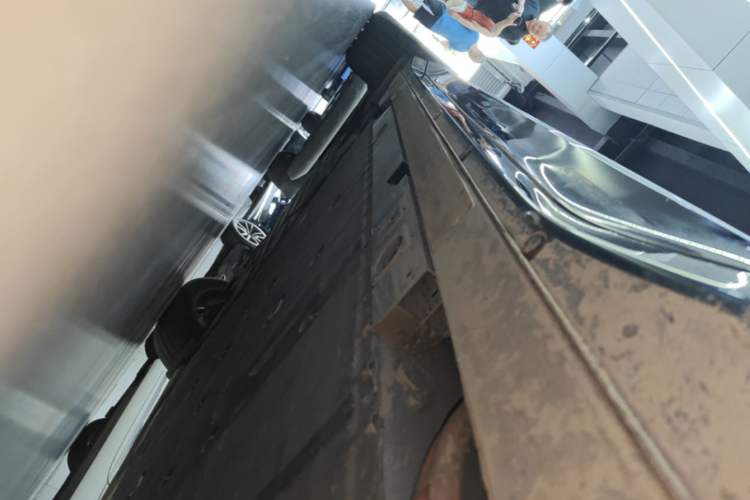 Used Nio EC6 2025 75 kWh Right Side Sill
