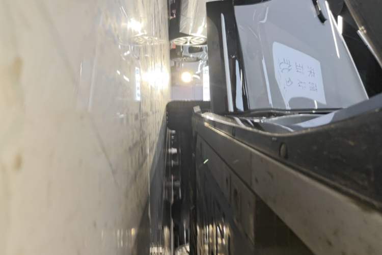 Used Nio EC6 2025 75 kWh Right Side Sill