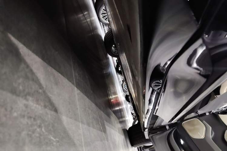 Used Nio EC6 2025 75 kWh Right Side Sill