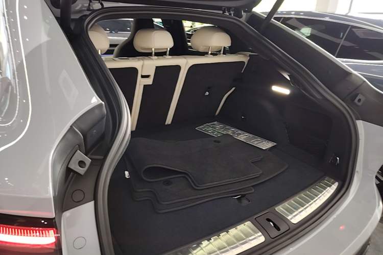 Used Nio EC6 2025 75 kWh Trunk