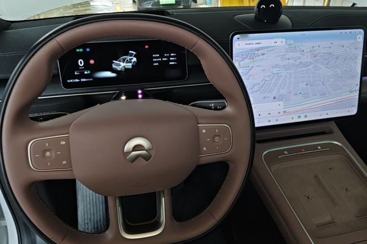 Used Nio EC6 2025 75 kWh Center Console