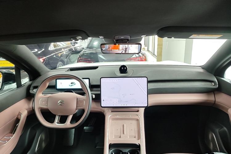 Used Nio EC6 2025 75 kWh Center Console