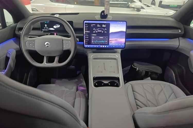 Used Nio EC6 2025 75 kWh Center Console