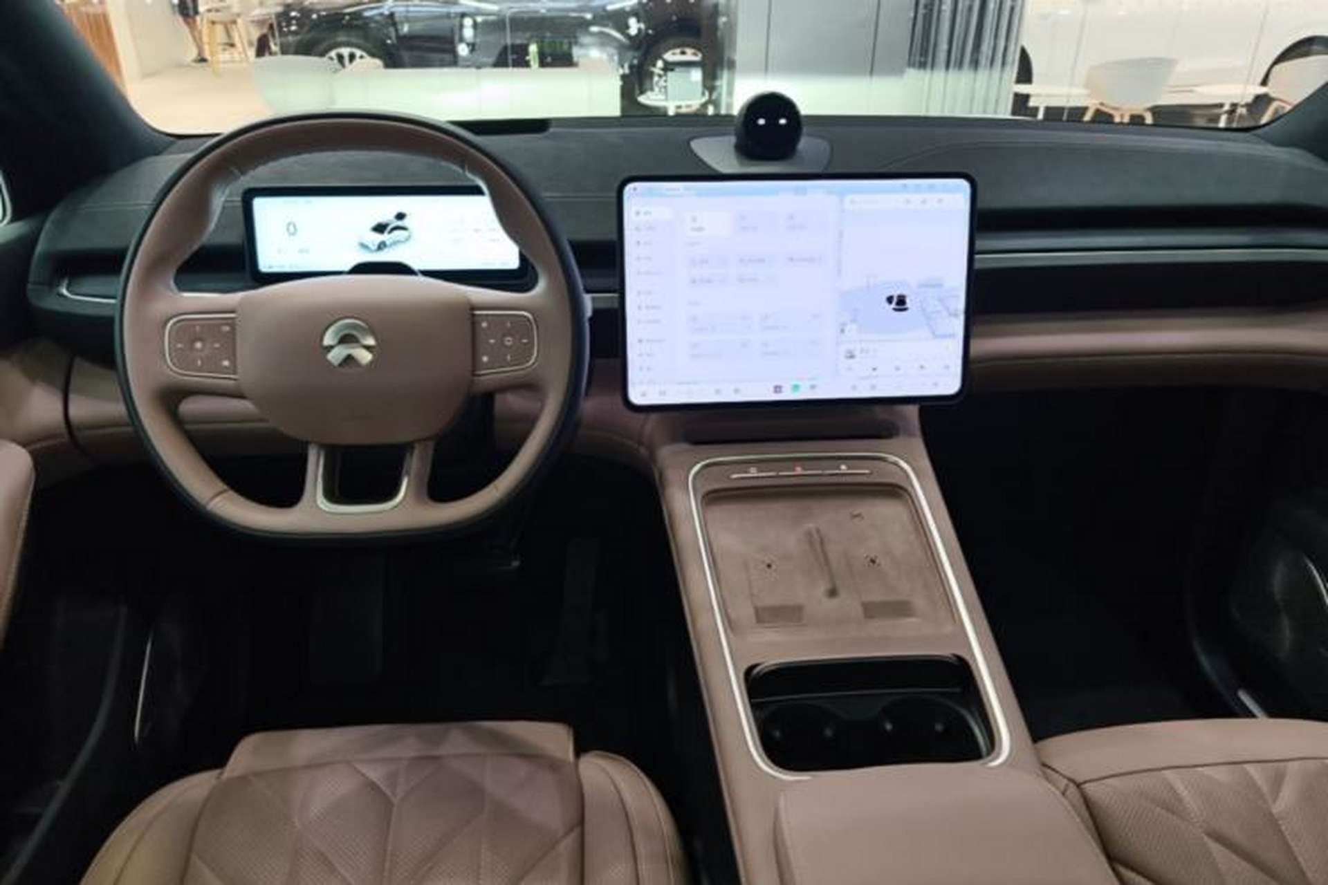 Used Nio EC6 2025 75 kWh Center Console