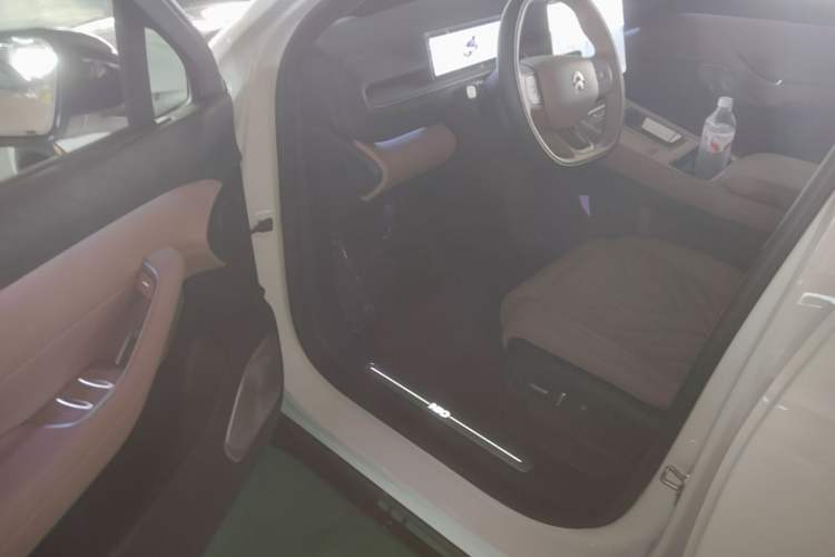 Used Nio EC6 2025 75 kWh Driver Seat