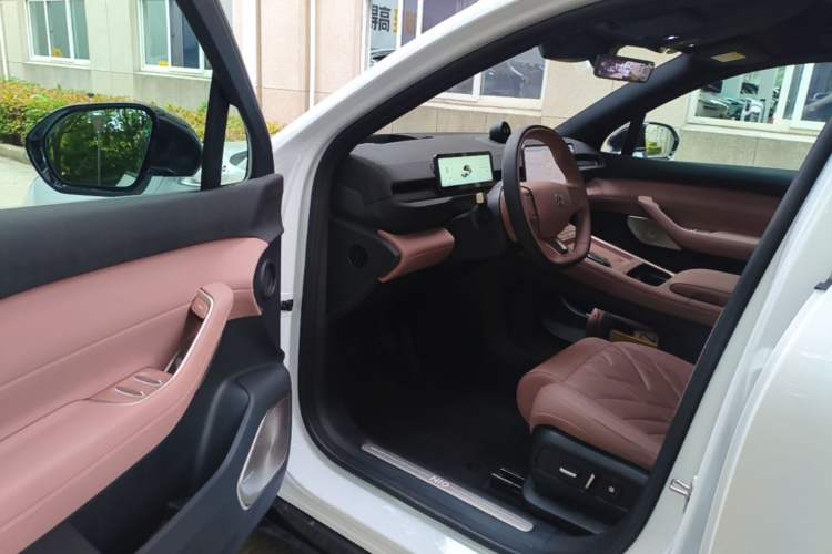 Used Nio EC6 2025 75 kWh Driver Seat