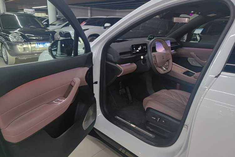 Used Nio EC6 2025 75 kWh Driver Seat