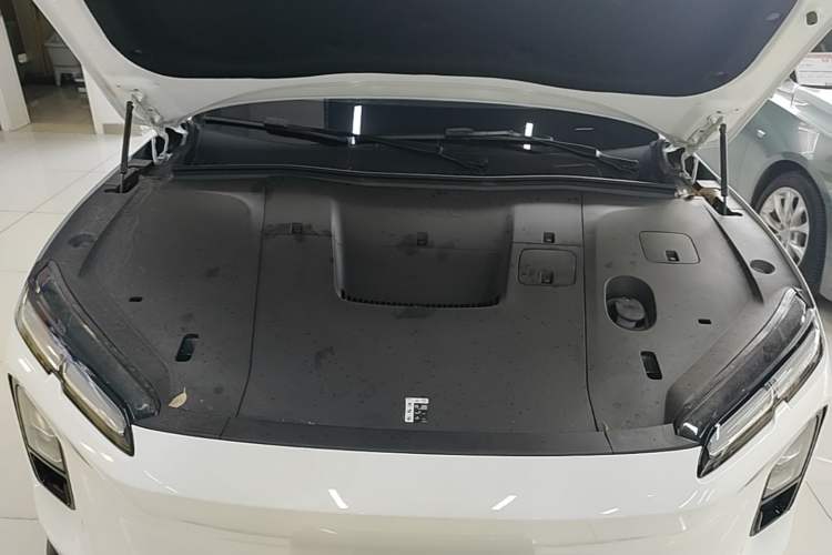 Used Nio EC6 2025 75 kWh Engine Bay