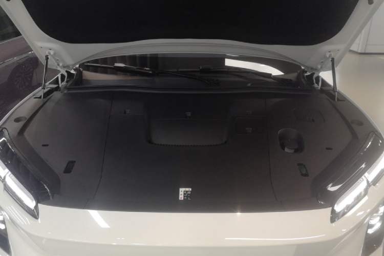 Used Nio EC6 2025 75 kWh Engine Bay
