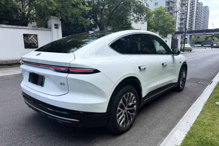 Used Nio EC6 2025 75 kWh Exterior 1