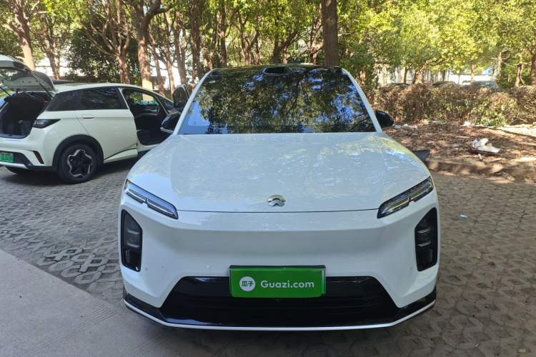 Used Nio EC6 2025 75 kWh Exterior 1