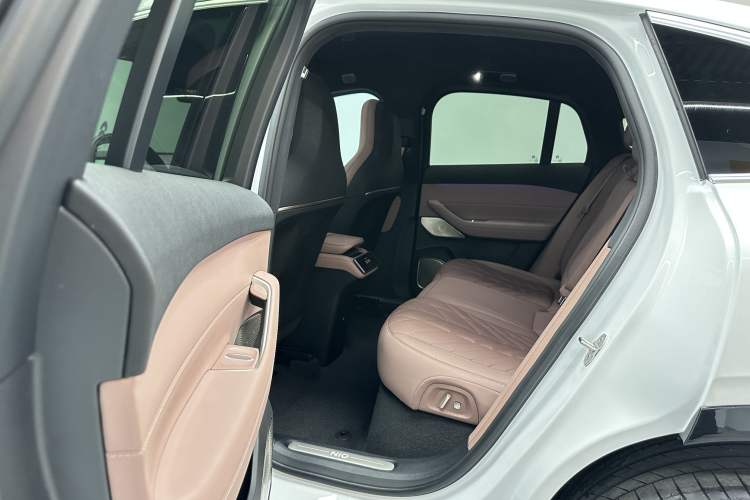 Used Nio EC6 2025 75 kWh Exterior 11