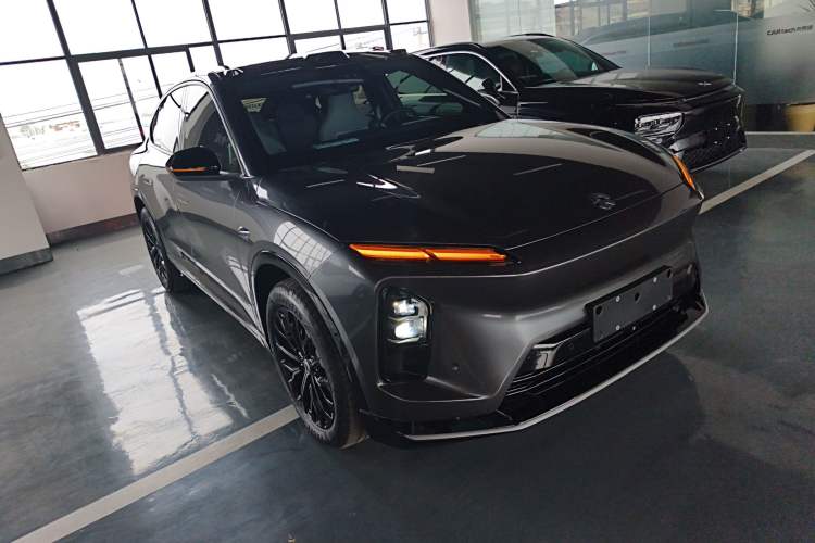 Used Nio EC6 2025 75 kWh Exterior 2