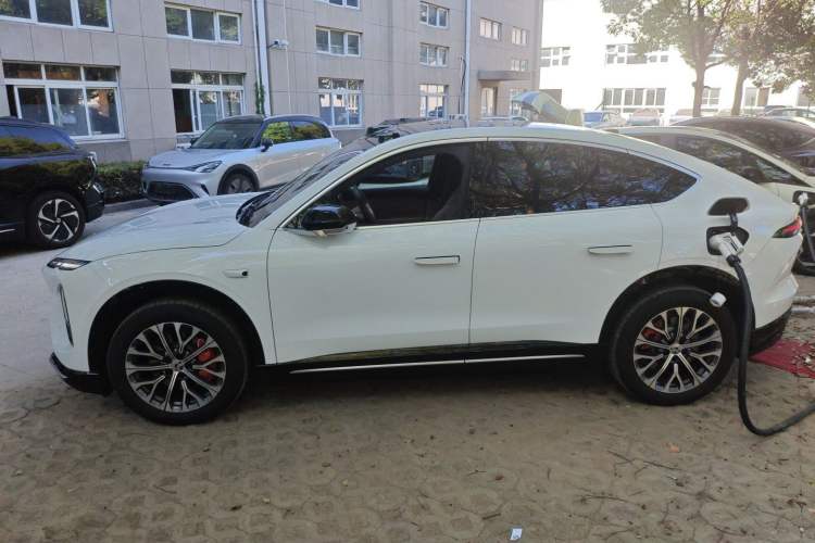 Used Nio EC6 2025 75 kWh Exterior 3
