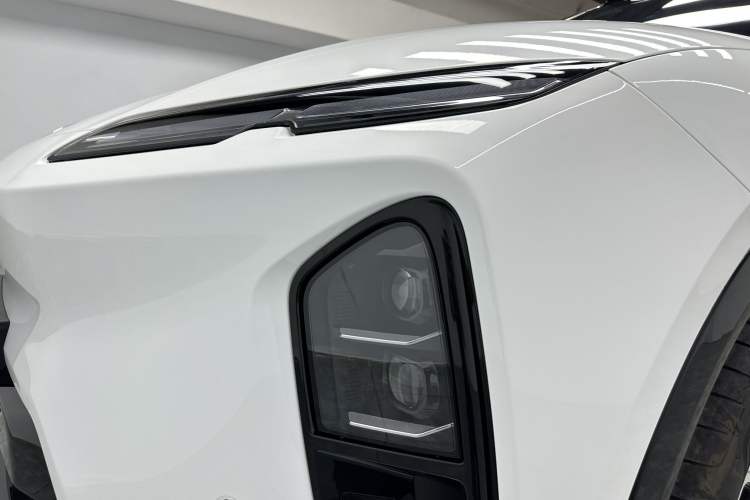 Used Nio EC6 2025 75 kWh Exterior 8