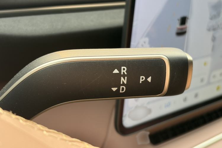 Used Nio EC6 2025 75 kWh Gear Lever
