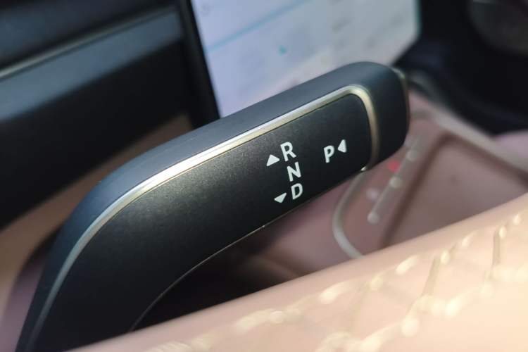 Used Nio EC6 2025 75 kWh Gear Lever