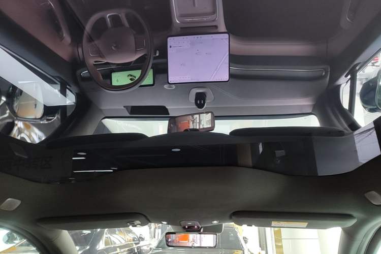 Used Nio EC6 2025 75 kWh Headliner