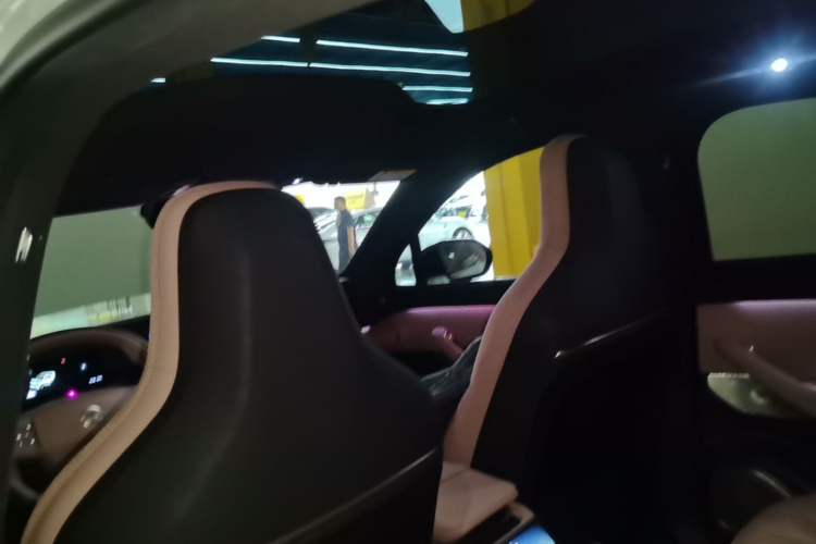 Used Nio EC6 2025 75 kWh Headliner