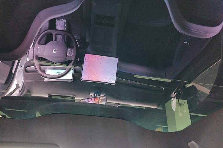 Used Nio EC6 2025 75 kWh Headliner