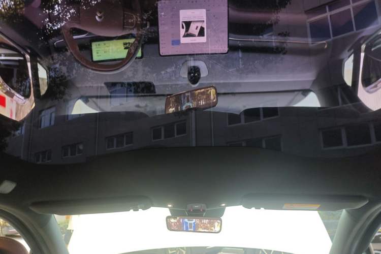 Used Nio EC6 2025 75 kWh Headliner