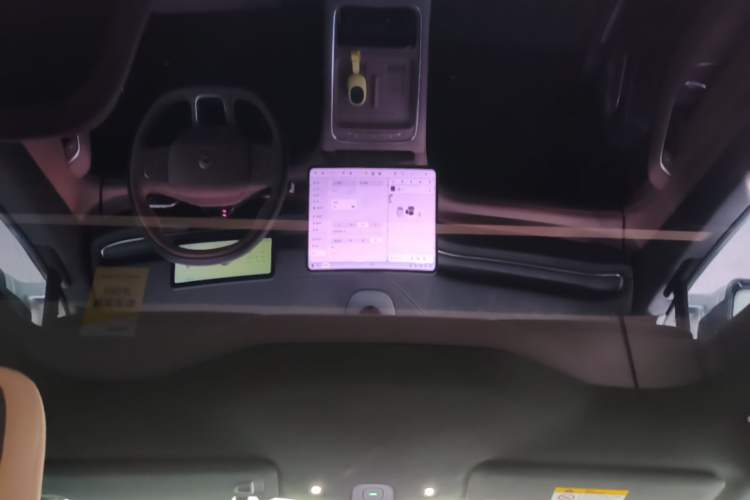 Used Nio EC6 2025 75 kWh Headliner