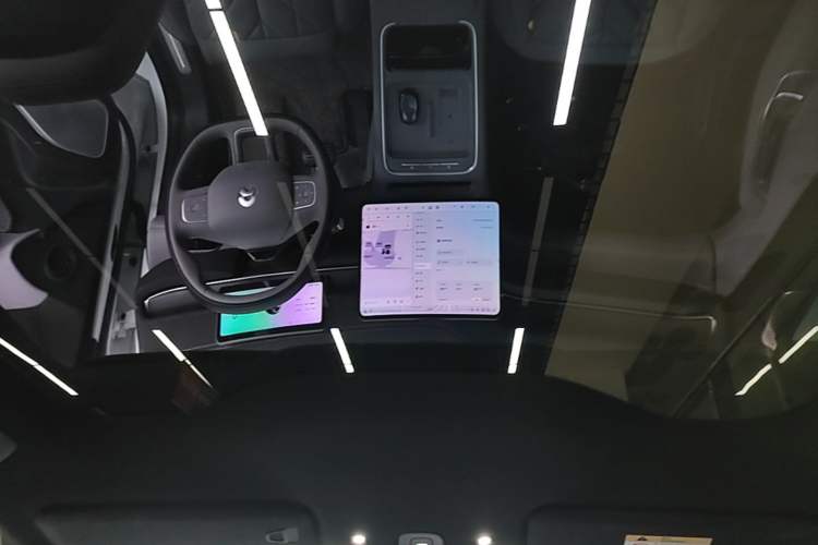 Used Nio EC6 2025 75 kWh Headliner