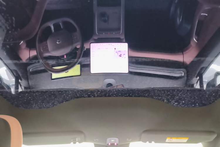 Used Nio EC6 2025 75 kWh Headliner