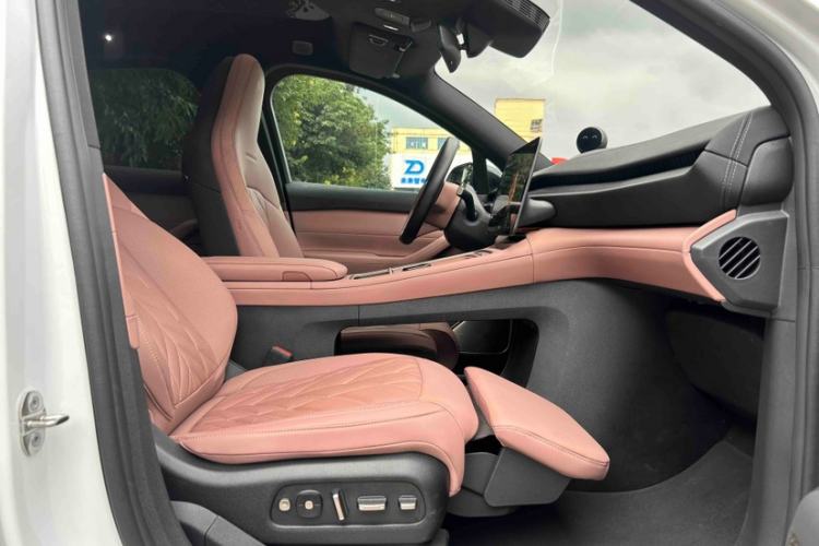 Used Nio EC6 2025 75 kWh Interior 2