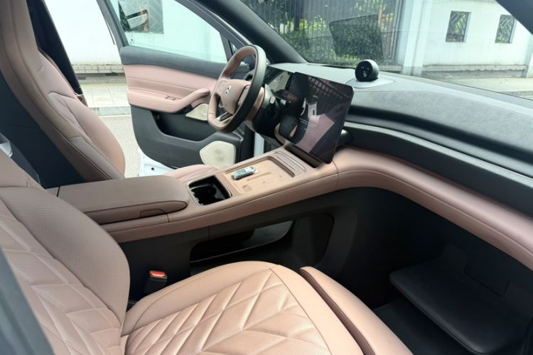 Used Nio EC6 2025 75 kWh Interior 2