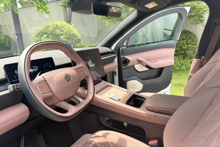 Used Nio EC6 2025 75 kWh Interior 3