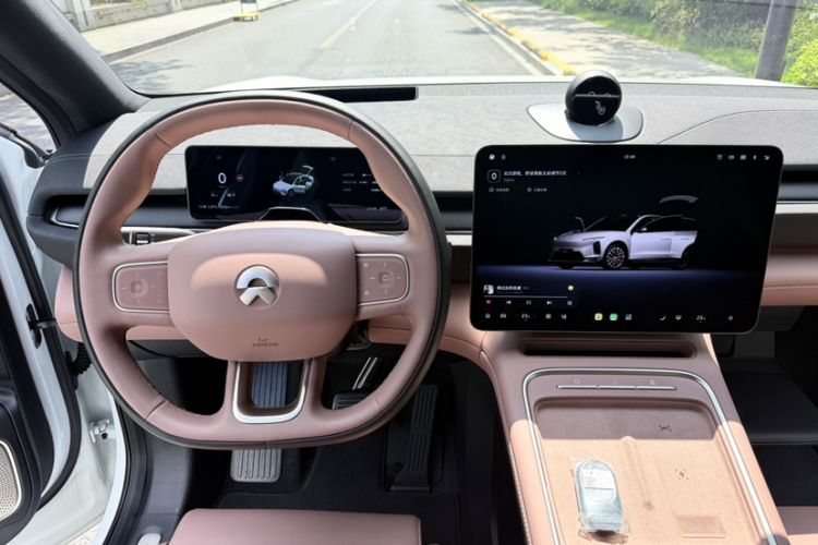 Used Nio EC6 2025 75 kWh Interior 4