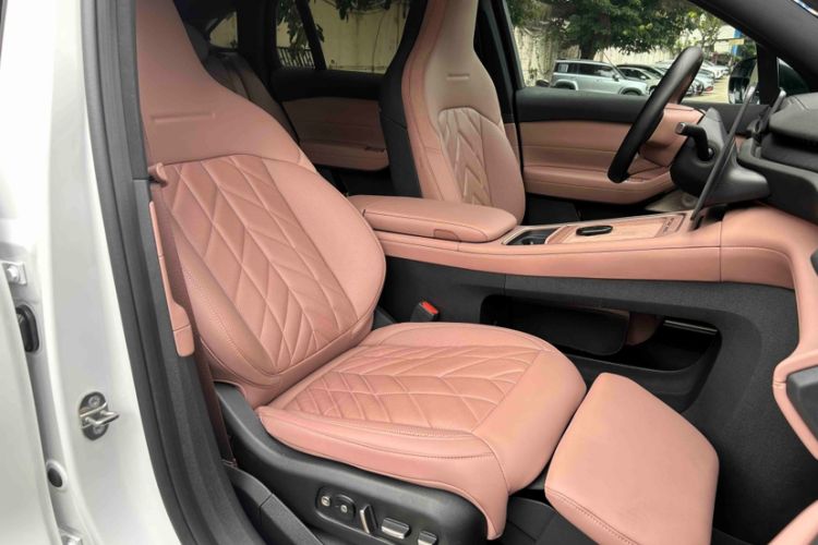Used Nio EC6 2025 75 kWh Interior 5
