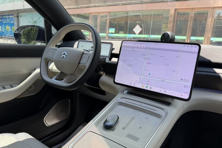 Used Nio EC6 2025 75 kWh Interior 5