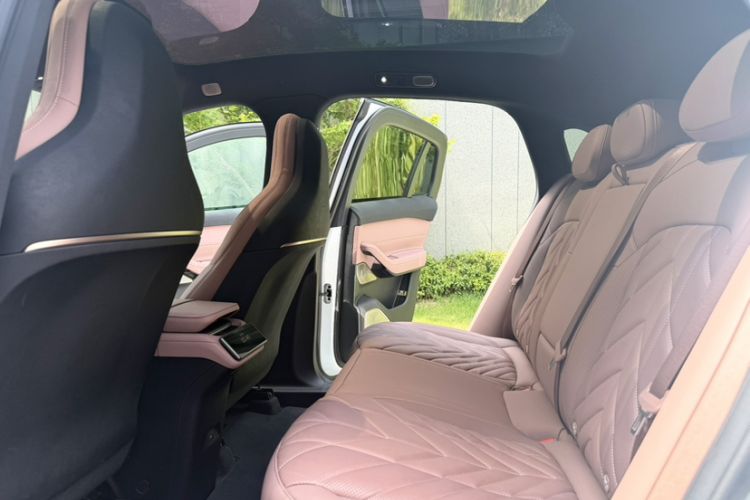 Used Nio EC6 2025 75 kWh Interior 6