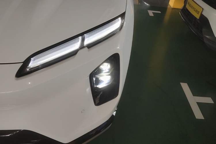 Used Nio EC6 2025 75 kWh Left Front Headlight