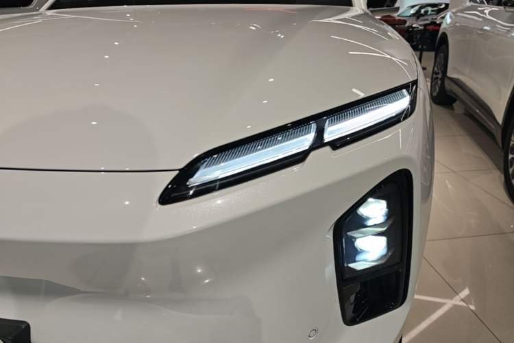 Used Nio EC6 2025 75 kWh Left Front Headlight