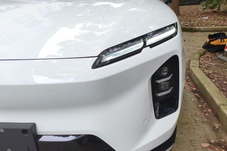 Used Nio EC6 2025 75 kWh Left Front Headlight