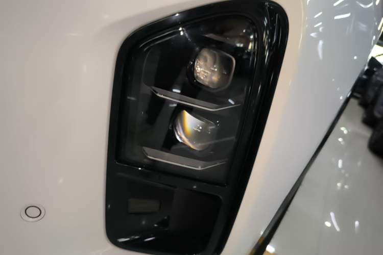 Used Nio EC6 2025 75 kWh Left Front Headlight