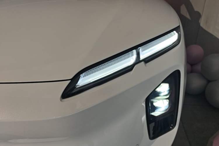 Used Nio EC6 2025 75 kWh Left Front Headlight
