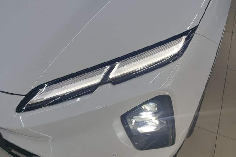 Used Nio EC6 2025 75 kWh Left Front Headlight