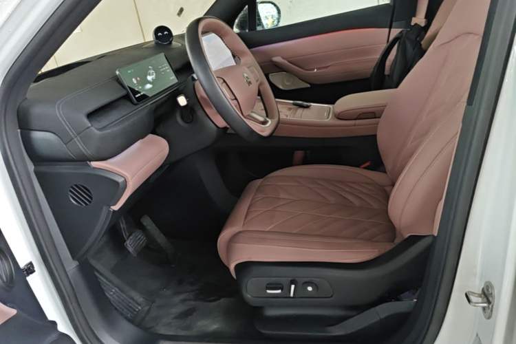 Used Nio EC6 2025 75 kWh Left Front Seat
