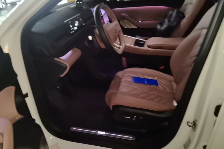 Used Nio EC6 2025 75 kWh Left Front Seat